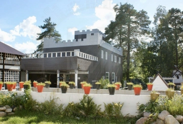 Коттедж 8 спален до 16 человек с баней. 