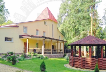 Дом 380 м² на участке 15 сот.