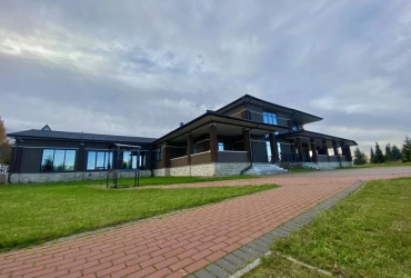 Коттедж 720 м² на участке 100 сот.