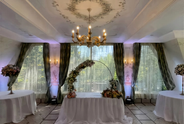 Коттедж 500 м² на участке 10 сот.