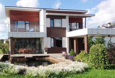 Коттедж 200 м² на участке 12 сот.