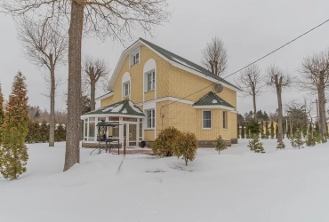 Дом 250 м² на участке 10 га